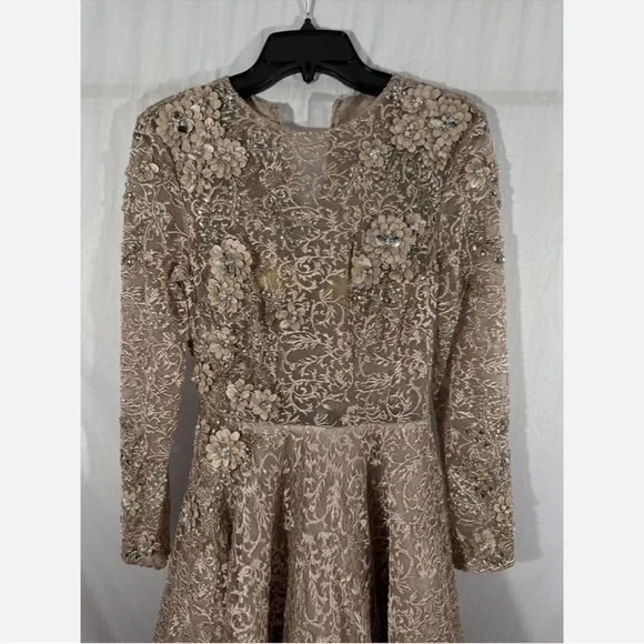 NWT $998 Mac Duggal [ 4 ] Floral Embellished Long Sleeve A-Line Gown Mocha‎ Pink - Picture 9 of 16